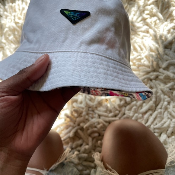 zumiez reversible cool graphic bucket hat - Picture 3 of 6